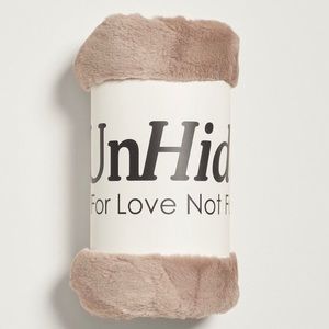 New Unhide Rose Blanket